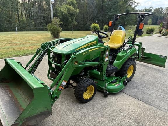 Image of John Deere 1023E equipment image 4