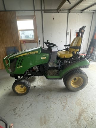 2017 John Deere 1025R Equipment Image0