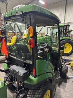 Image of John Deere 1025R equipment image 2