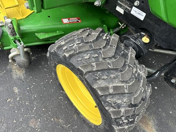 Image of John Deere 1025R equipment image 3