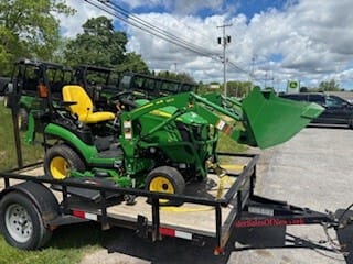 2017 John Deere 1025R Equipment Image0