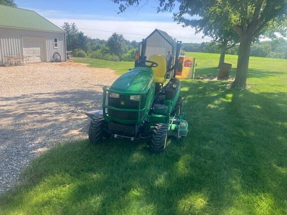 2017 John Deere 1025R Equipment Image0