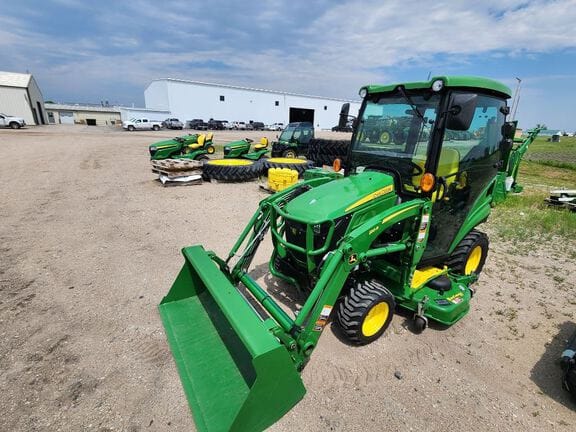 2017 John Deere 1025R Equipment Image0