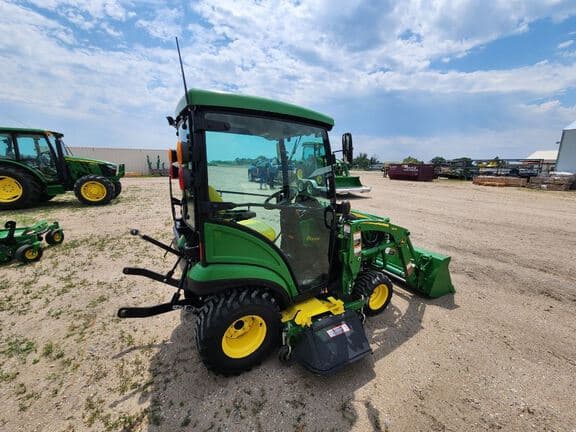 Image of John Deere 1025R equipment image 3