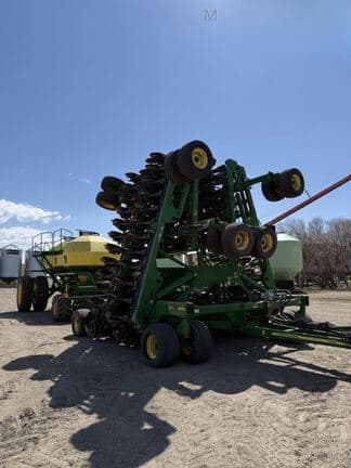 Image of John Deere 1890 equipment image 1