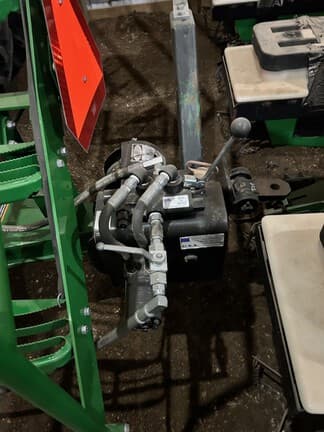 Image of John Deere 1895 equipment image 2