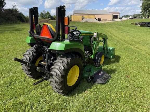 Image of John Deere 2032R equipment image 4