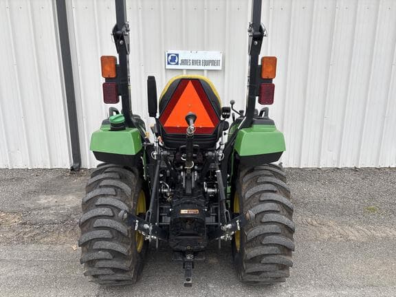 Image of John Deere 2032R equipment image 3
