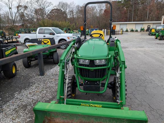 Image of John Deere 2032R equipment image 1
