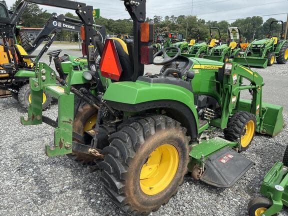 Image of John Deere 2032R equipment image 3