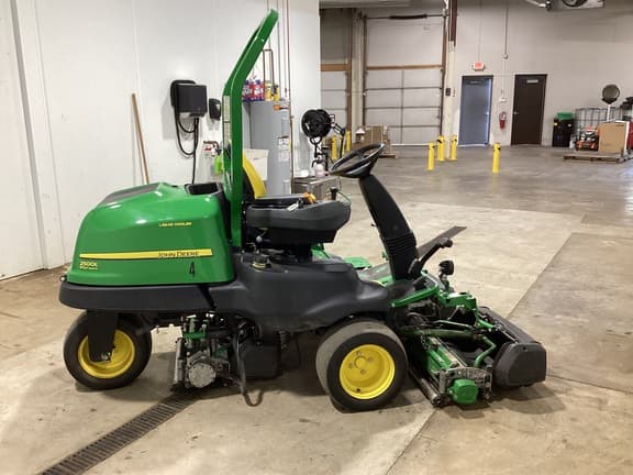 Image of John Deere 2500E equipment image 3