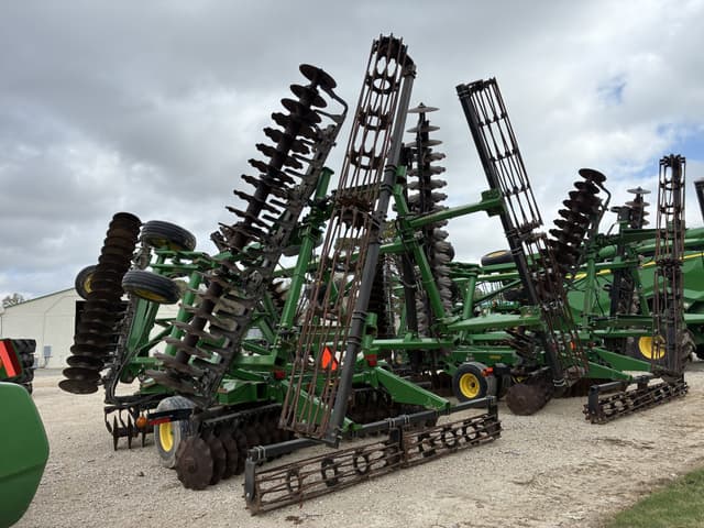 Image of John Deere 2623VT equipment image 1