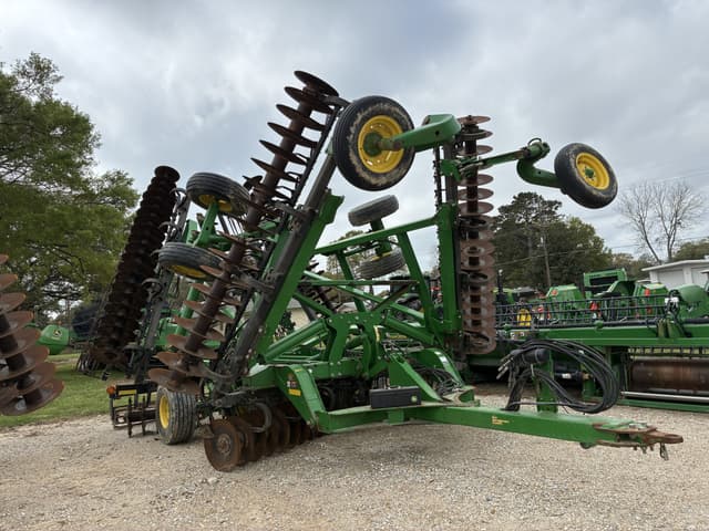 Image of John Deere 2623VT equipment image 4