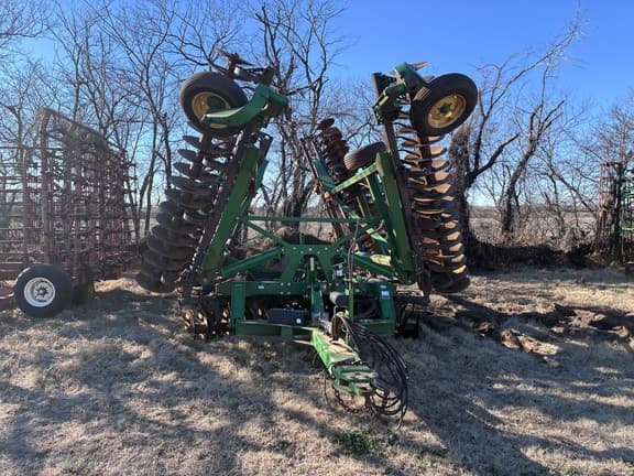 Image of John Deere 2623VT equipment image 1