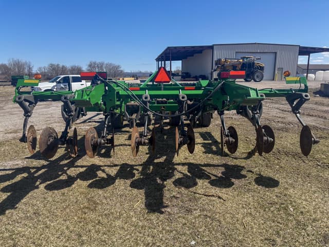 Image of John Deere 2730 equipment image 4