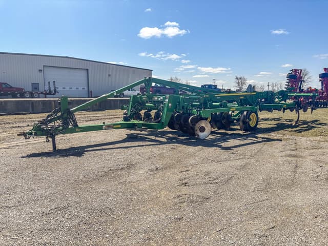 Image of John Deere 2730 equipment image 1