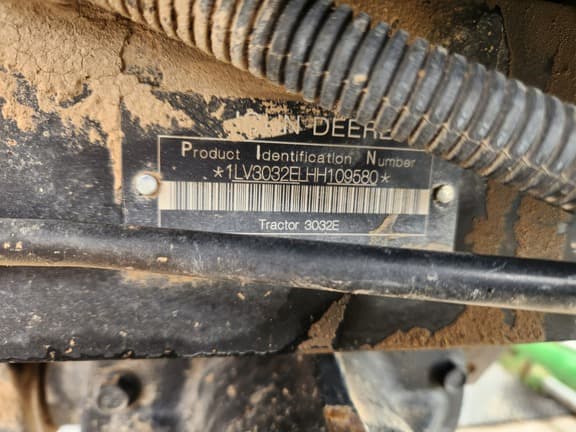 Image of John Deere 3032E equipment image 4