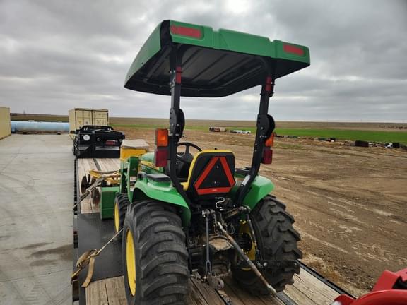 Image of John Deere 3032E equipment image 4