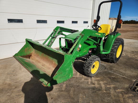 Image of John Deere 3032E equipment image 3