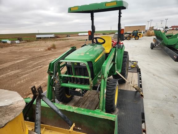 Image of John Deere 3032E equipment image 1