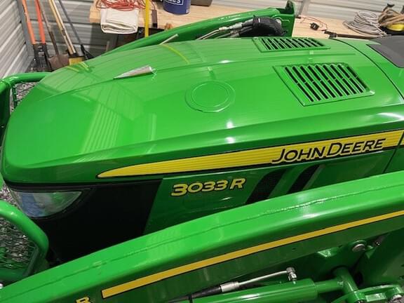 Image of John Deere 3033R equipment image 2
