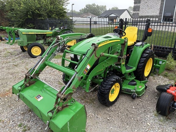 2017 John Deere 3046R Equipment Image0
