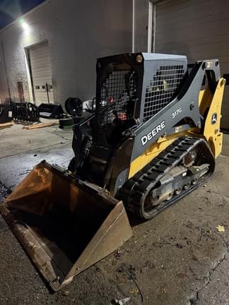 Image of John Deere 317G equipment image 3