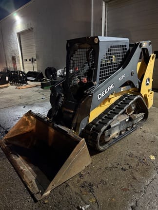 2017 John Deere 317G Equipment Image0
