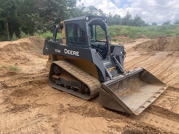 Image of John Deere 323E equipment image 4