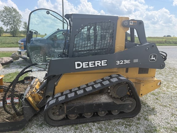2017 John Deere 323E Equipment Image0