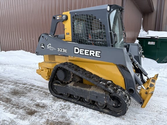 2017 John Deere 323E Equipment Image0