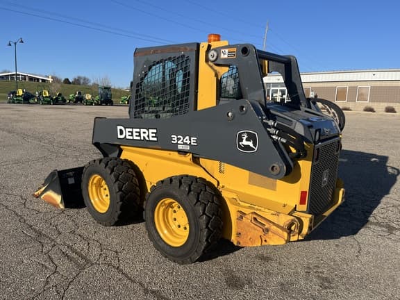 Image of John Deere 324E equipment image 2