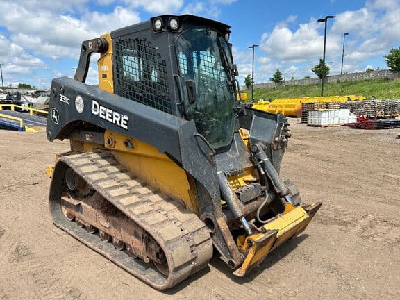 Image of John Deere 331G Primary image