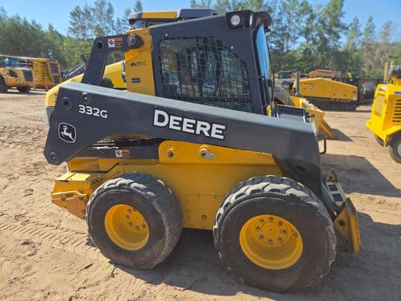 Image of John Deere 332G equipment image 4