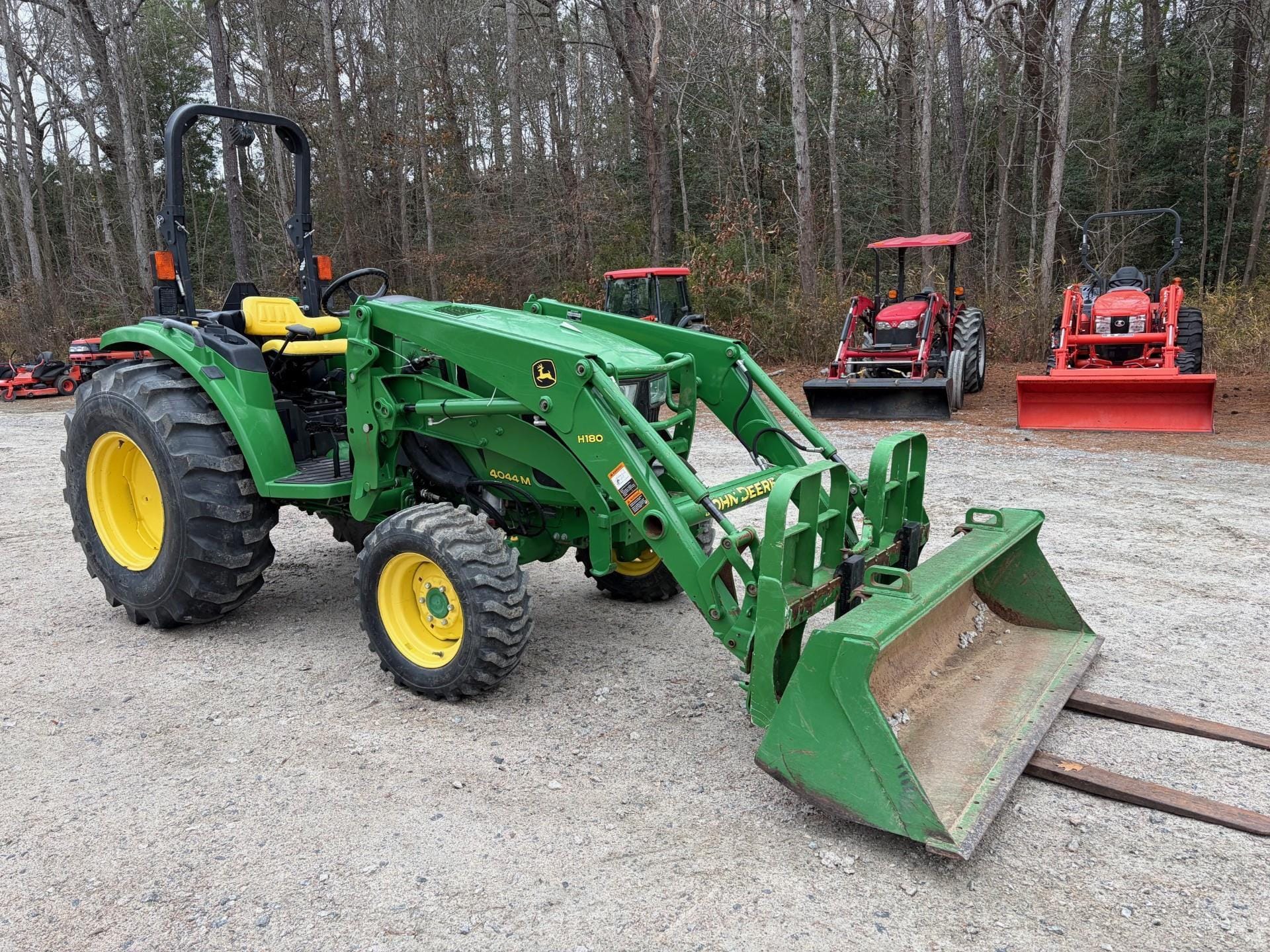 2017 John Deere 4044M Equipment Image0