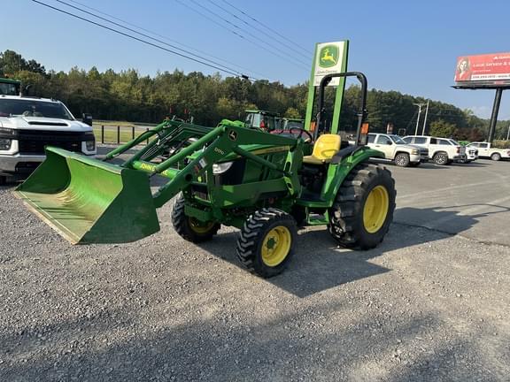 Image of John Deere 4052M equipment image 4