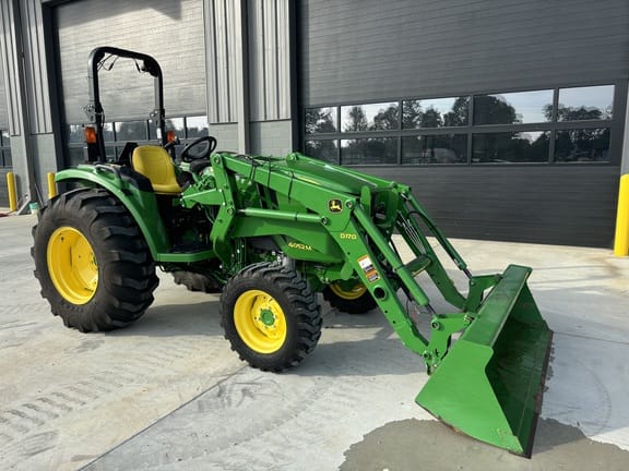 2017 John Deere 4052M Equipment Image0
