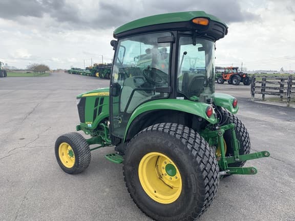 Image of John Deere 4052R equipment image 4