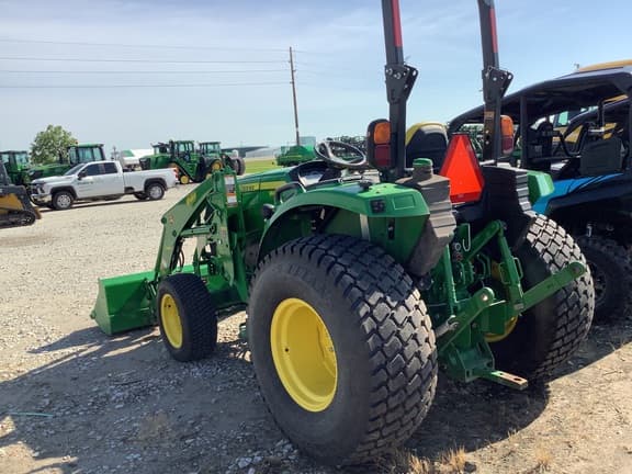 Image of John Deere 4052R equipment image 3