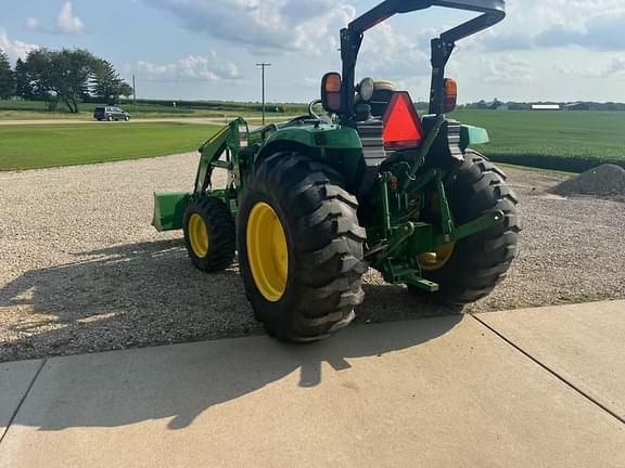 Image of John Deere 4066R equipment image 2