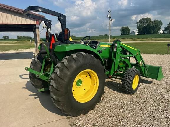 Image of John Deere 4066R equipment image 3