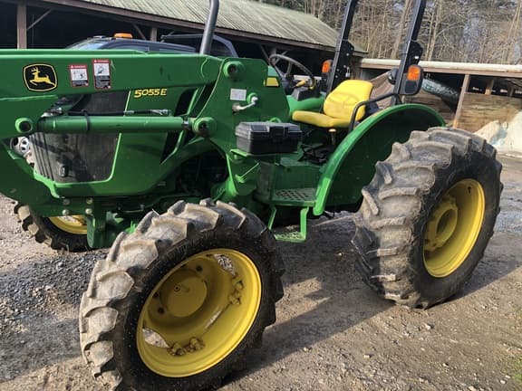 Image of John Deere 5055E equipment image 2
