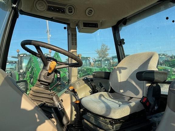 Image of John Deere 5075E equipment image 4