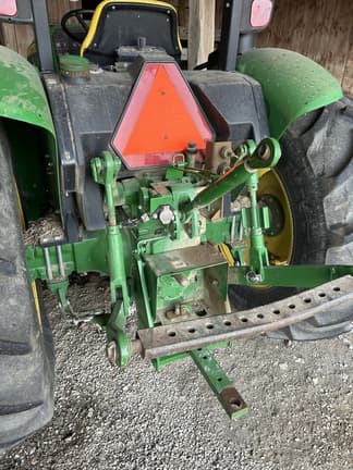 Image of John Deere 5075E equipment image 1