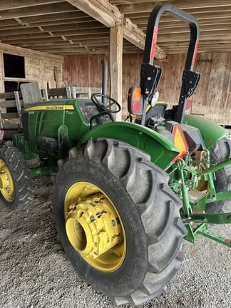 2017 John Deere 5075E Equipment Image0