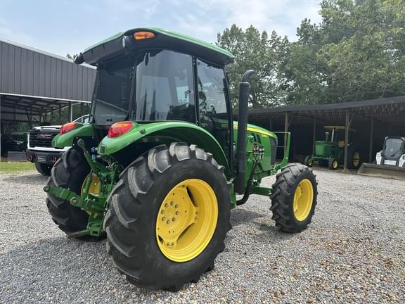 Image of John Deere 5085E equipment image 4