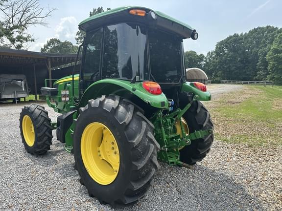 Image of John Deere 5085E equipment image 3