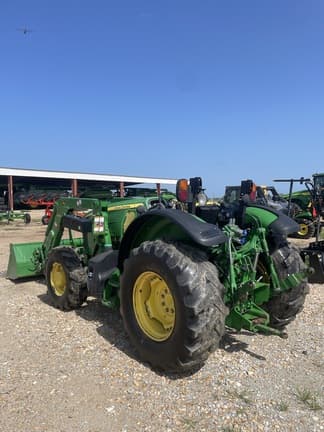 Image of John Deere 5085M equipment image 2