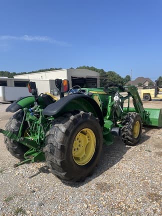 Image of John Deere 5085M equipment image 3