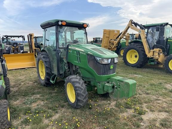 Image of John Deere 5090GN equipment image 3